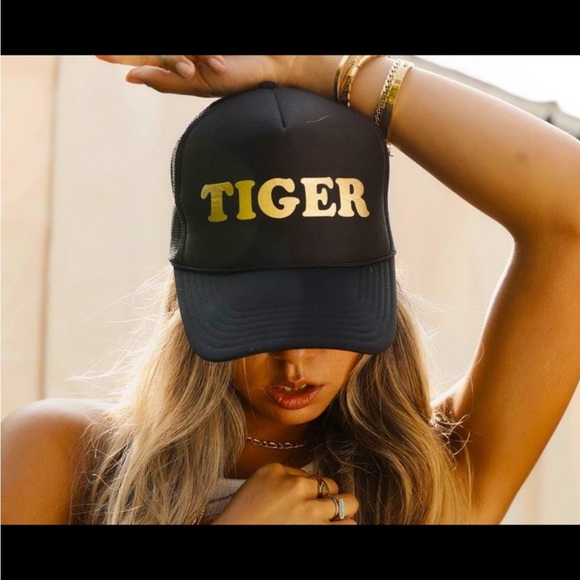 5/25$ Must Buy 5!! Naked Tiger Cap Truck hat baseball Lioness Tiger Mist Polly - Picture 1 of 4